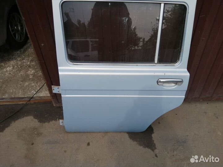 Задняя левая дверь нива 2131