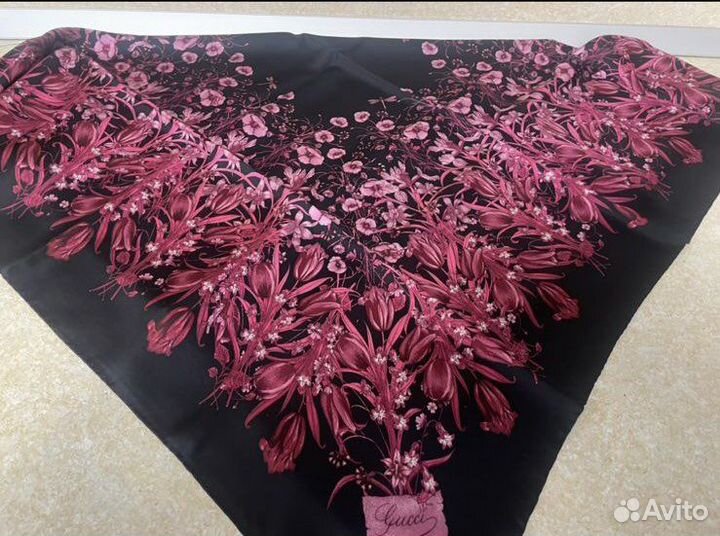 Итальянский платок gucci