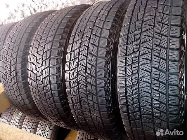 Bridgestone Blizzak DM-V1 275/50 R22 111