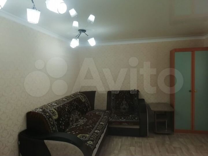 2-к. квартира, 42 м², 1/3 эт.