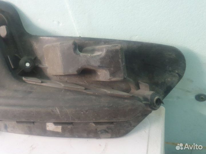 Заглушка бампера передняя правая Kia Rio 3