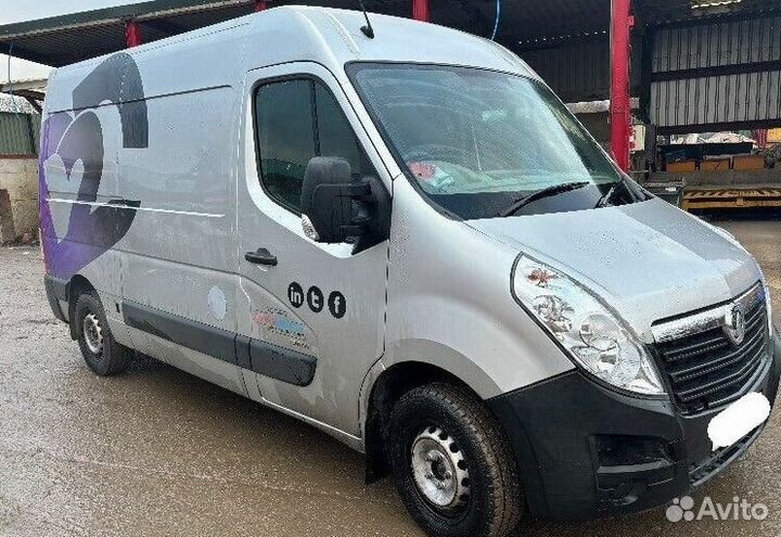 В разборке Renault Master 3 двигатель 2.3 передний