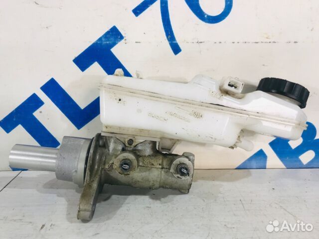 Главный тормозной цилиндр toyota corolla E180 1.6