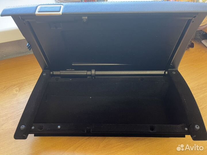 Продам бардачок подлокотник Mercedes S class W221