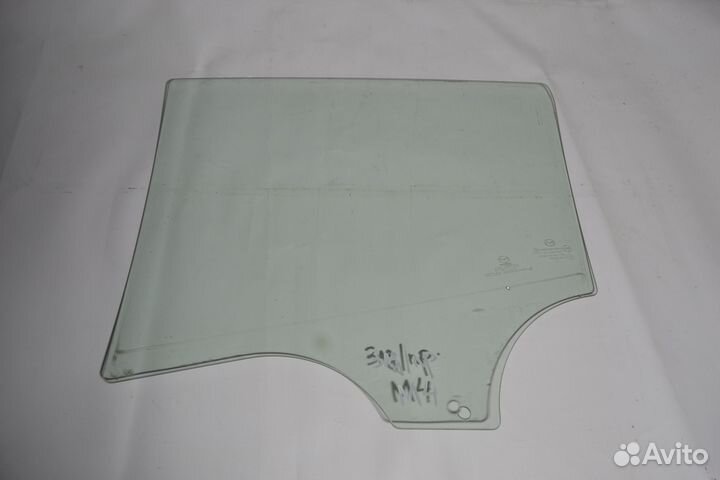 Стекло двери зад/прав Mazda 3 BL