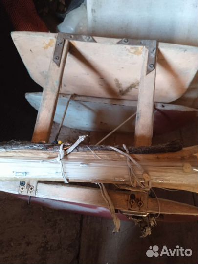 Кораблик к рыбалке с леской