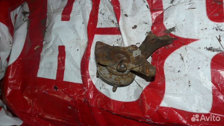 Кулак поворотный передний правый Hyundai Elantra