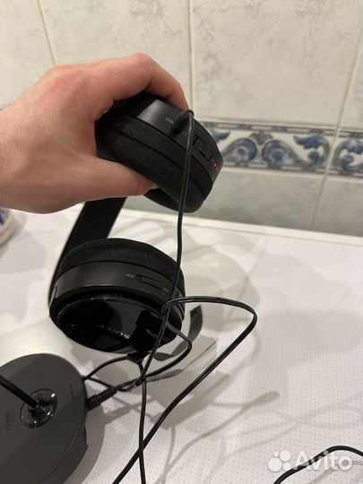 Беспроводные наушники Sony TMR-RF810R