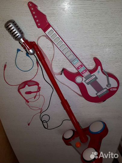 Развивающие игрушки ELC Электронная гитара микрофо