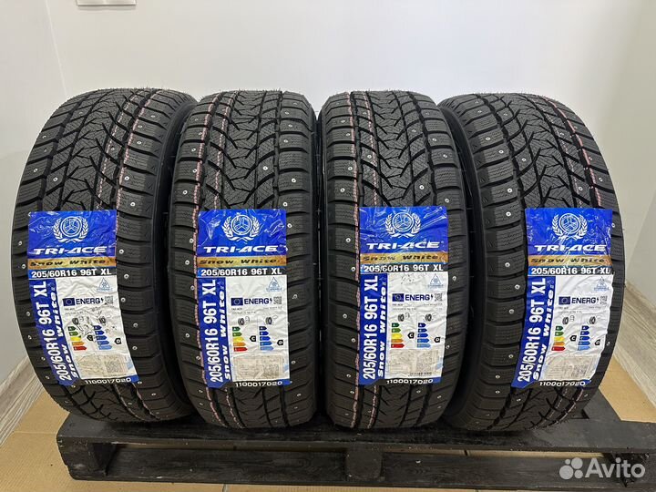 Tri Ace Snow White II 205/60 R16 96T