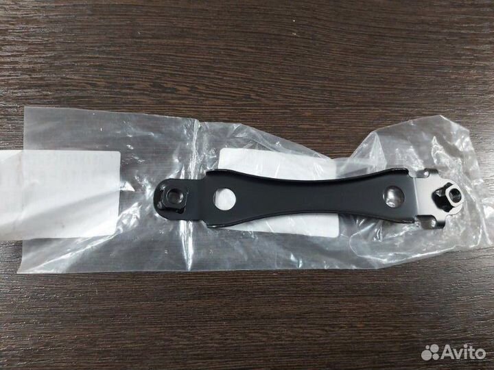 Кронштейн Toyota Land Cruiser 100