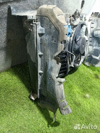 Рамка радиатора Peugeot 308 4A/C EP6