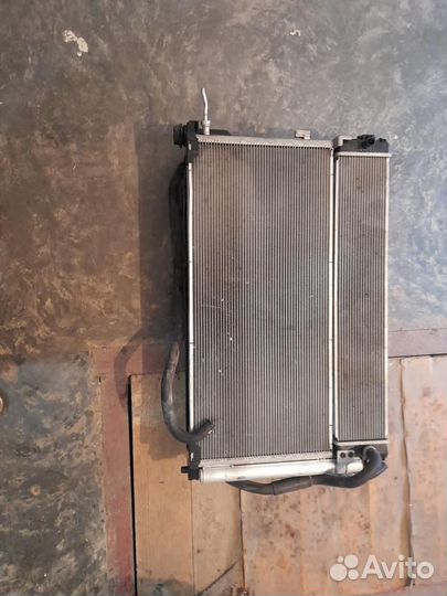 Радиатор и запчасти на Toyota RAV 4