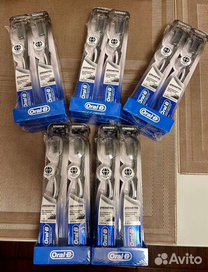 Зубная щетка Oral-B экстра мягкая. Новая