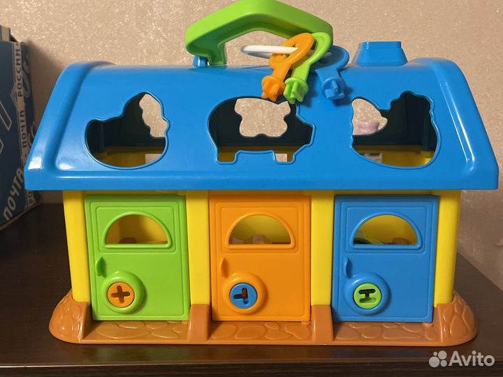 Развивающие игрушки сортер, домик с ключиками
