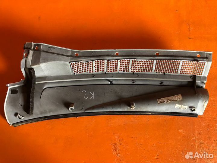 Решетка стеклоочистителя Жабо правая Infiniti Qx56