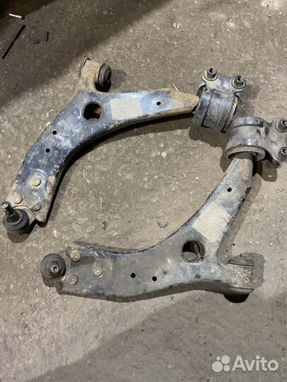 Рычаги передние