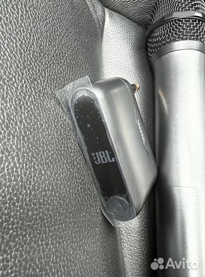 Беспроводной микрофон JBL с ресивером