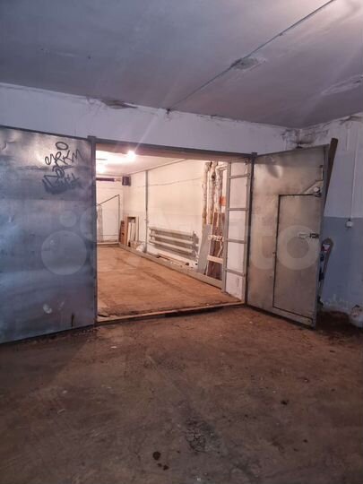 Гараж, > 30 м²