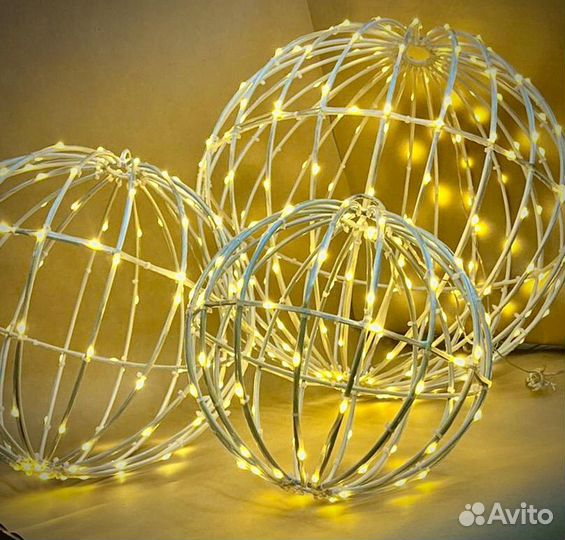 Новогодние уличные украшения