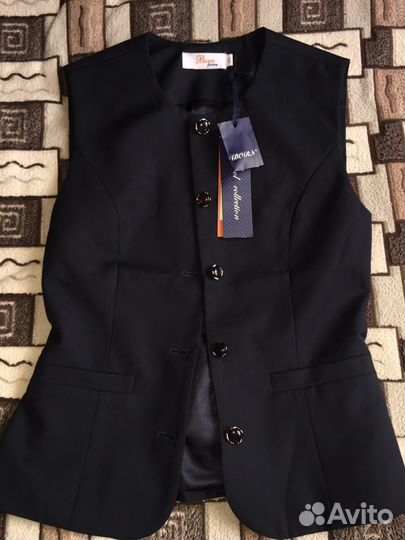 Новый школьный жилет на девочку(темно-синий)