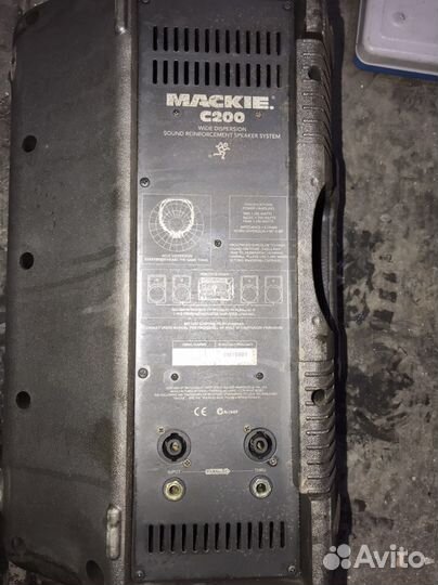 Колонки Mackie