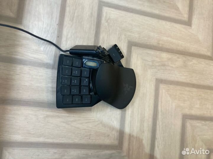 Игровой кейпад razer nostromo