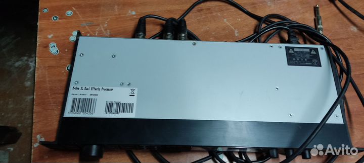 M-ONE xl tc electronic процессор эффектов