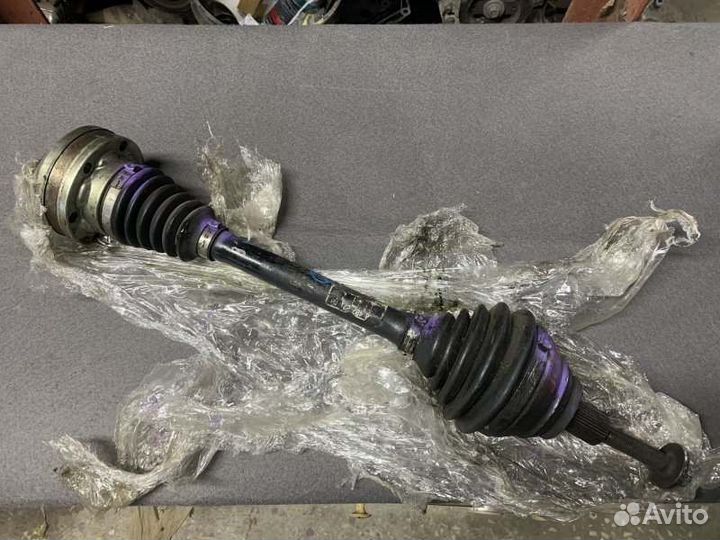 Привод передний левый Volkswagen Jetta 1K2