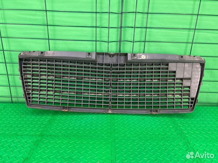 Решетка радиатора Mercedes-Benz E W210 M111.970