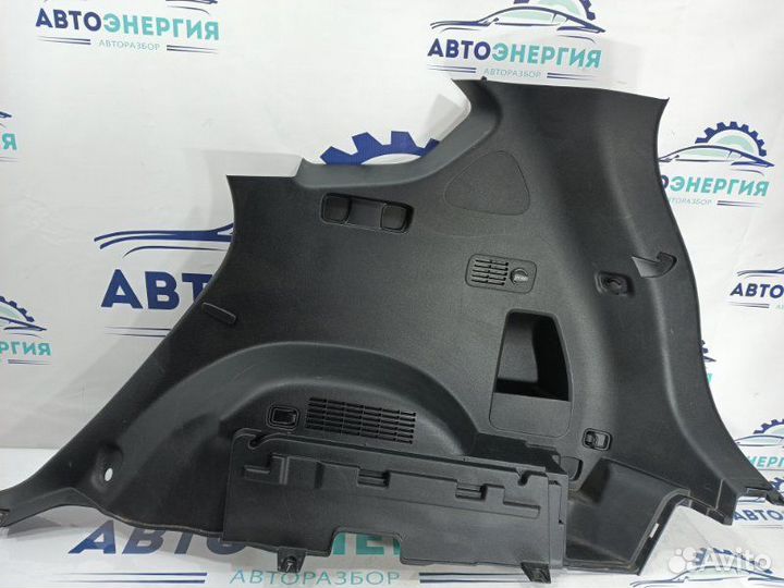 Обшивка багажника задняя правая Hyundai Santa Fe