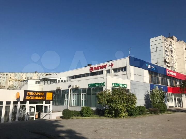 Помещение с витринами рядом с Магнитом, 1440 м²