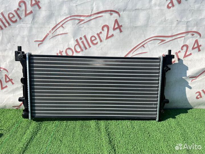 Радиатор основной передний Volkswagen Polo 6C1