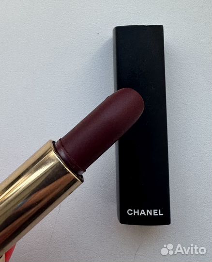 Chanel помада матовая 70 unique
