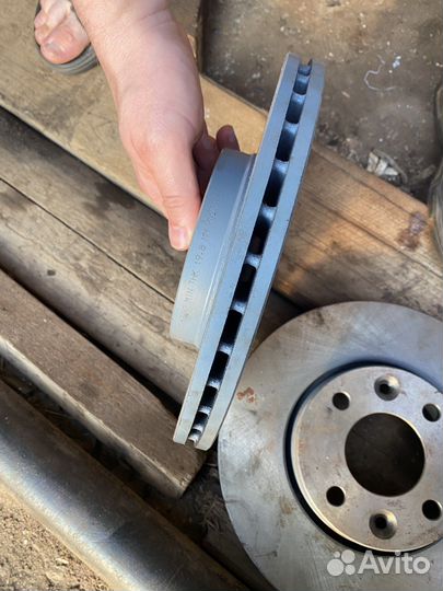 Передние торомозные диски LADA vesta