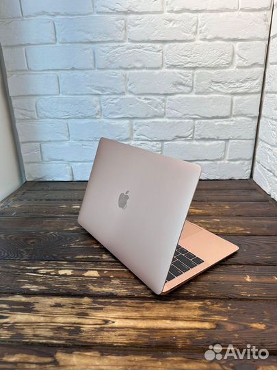 MacBook Air 13 2018 золотистый i5/128gb/8gb