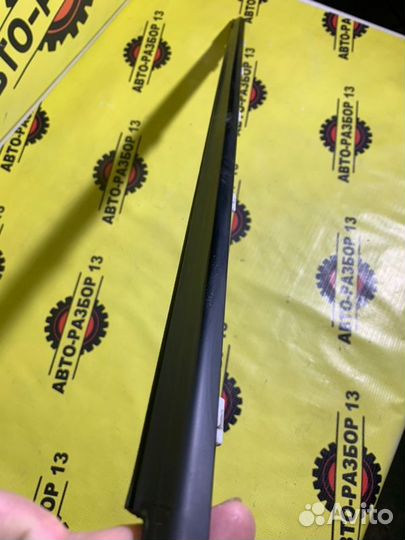 Молдинг стекла передний левый Kia Rio 4 FB G4FG