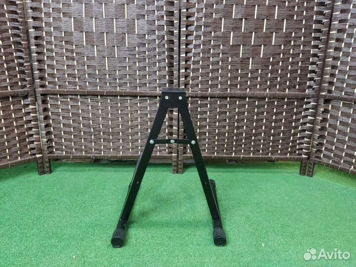 Подставка под гитару