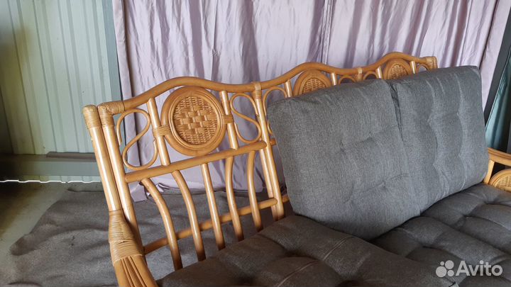 Диван из натурального ротанга