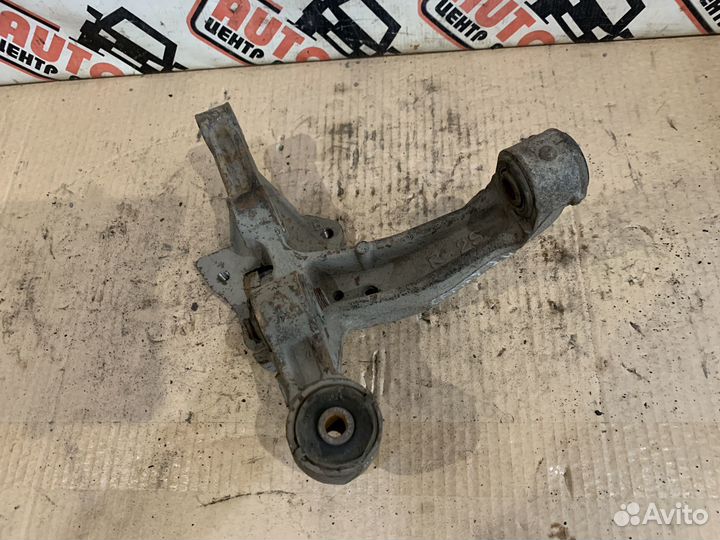 Поворотный кулак задний Toyota Camry 40