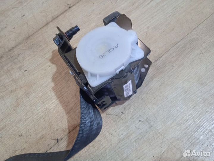 Ремень безопасности задний Hyundai Solaris sedan 1