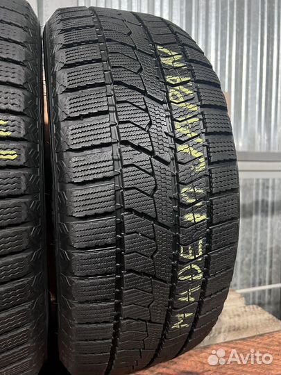 Toyo Observe GIZ2 215/55 R17 94Q