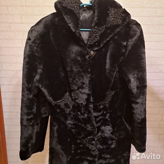 Шуба мутоновая с капюшоном 46-52