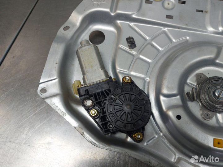 Стеклоподъемник передний правый Hyundai Elantra XD