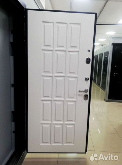 Входная дверь