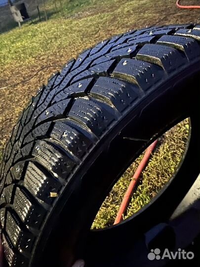 Formula Ice 215/55 R17 98T