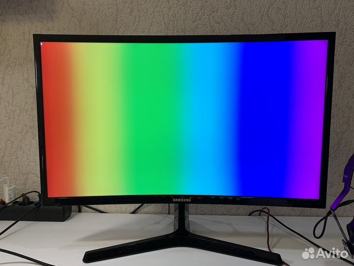 Монитор изогнутый Samsung C24F396FHI