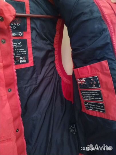 Безрукавка мужская утепленная с капюшоном