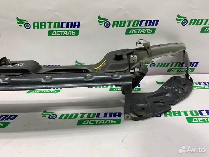 Телевизор панель радиаторов передний Volvo V50