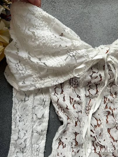 Элегантное силуэтное кружевное длинное платье